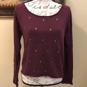 💀Divided metal skull embellished front, long sleeve lightweight sweatshirt